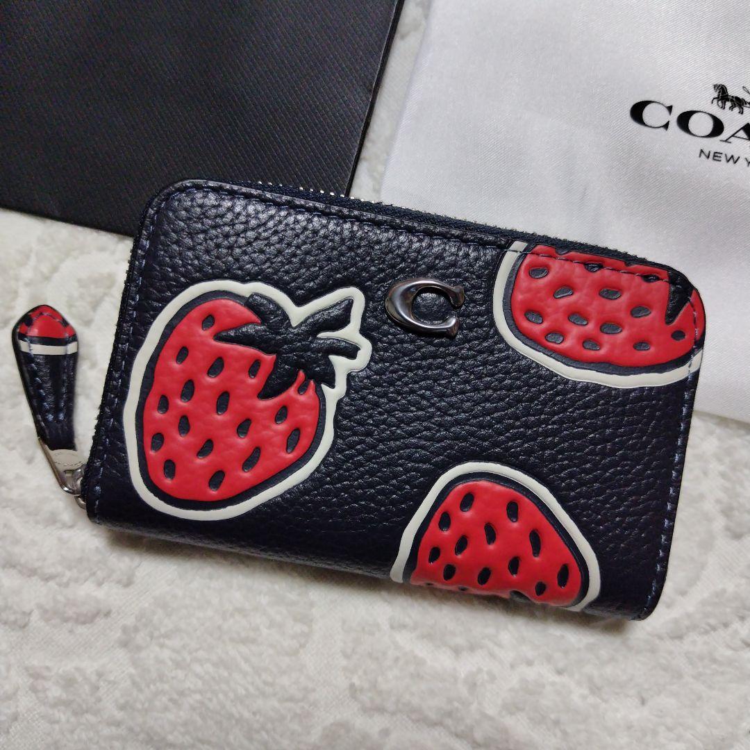 新品　コーチ　スモールジップアラウンドカードケース　ストロベリー