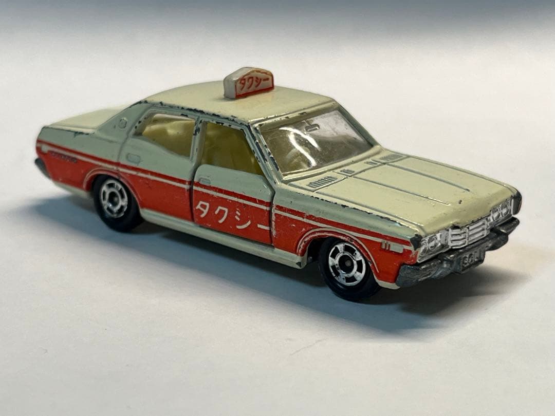 トミカ 黒箱 ニッサン セドリック 2800SGL タクシー 日本製 当時物