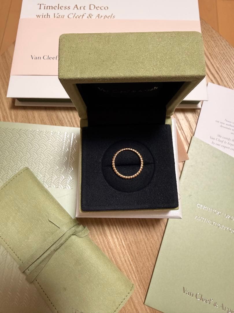 Van Cleef & Arpelsヴァンクリーフアーペル　ペルレリング　54