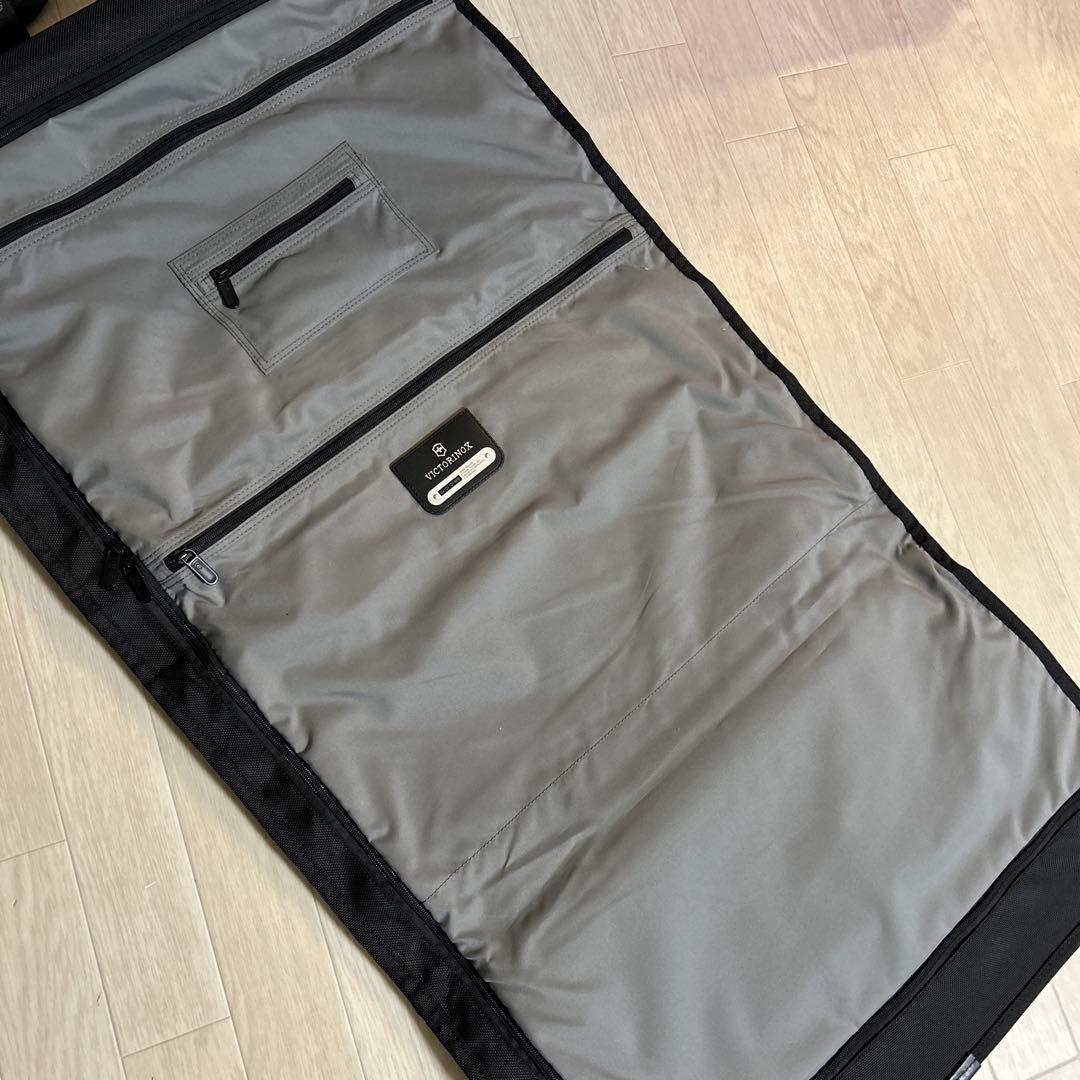 Victorinox ブラック ガーメントバッグ　ビクトリノックス