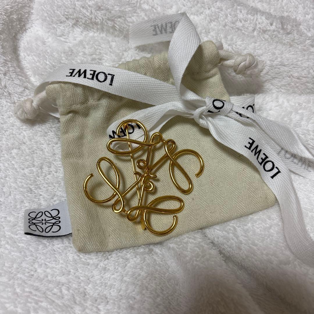 LOEWE ロゴ ゴールドブローチ