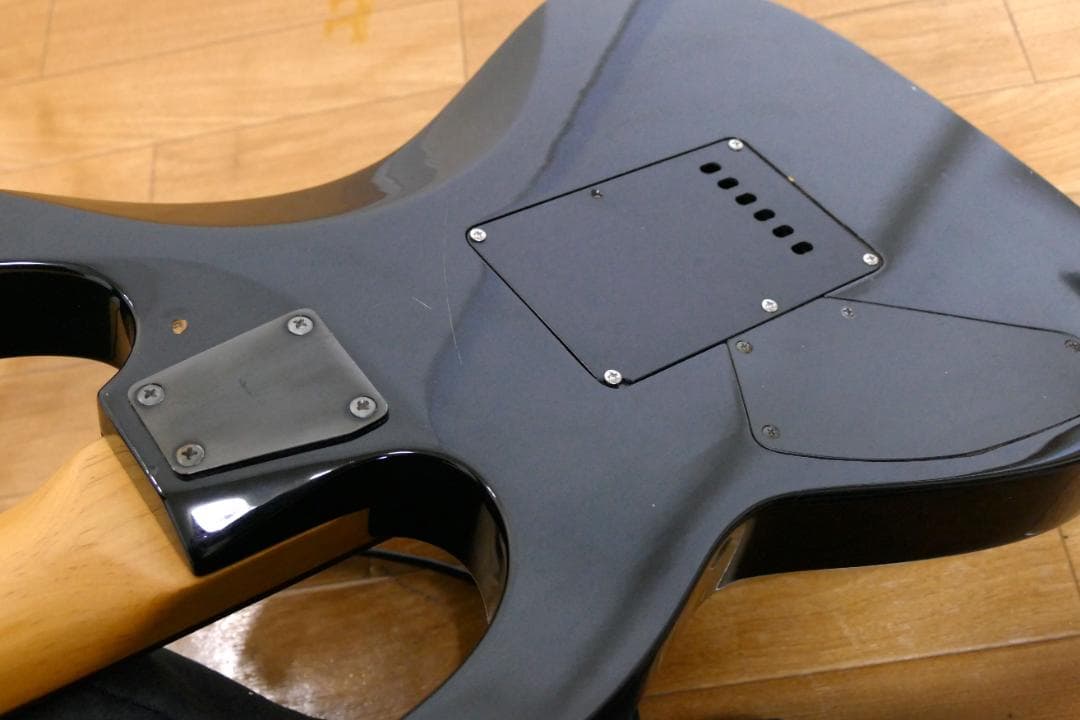 グラスルーツ製 7弦エレキギター リバースヘッド　ダンカン搭載【ジャンク品】