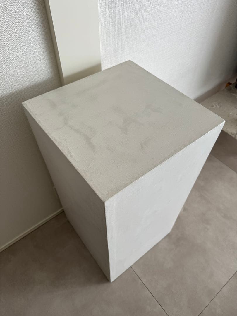 MOKUCONCRETE ディスプレイスタンド