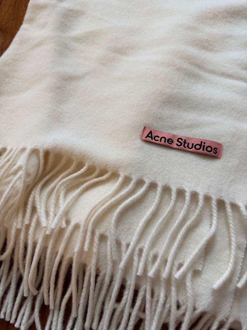 【未使用品】Acne Studios マフラー　白