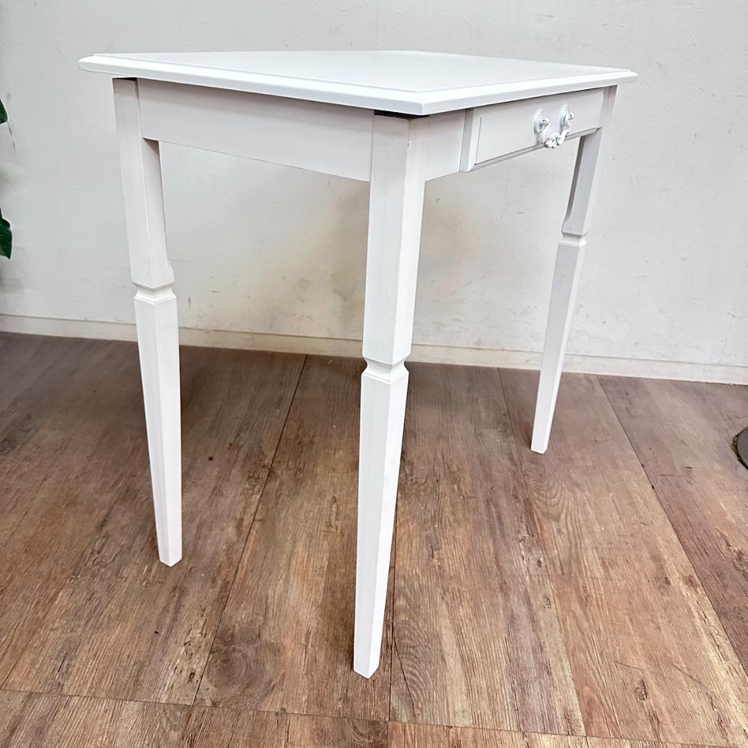 【新品・未使用】　白家具　ヨーロピアン調　アンティーク調 デスク 幅75cm
