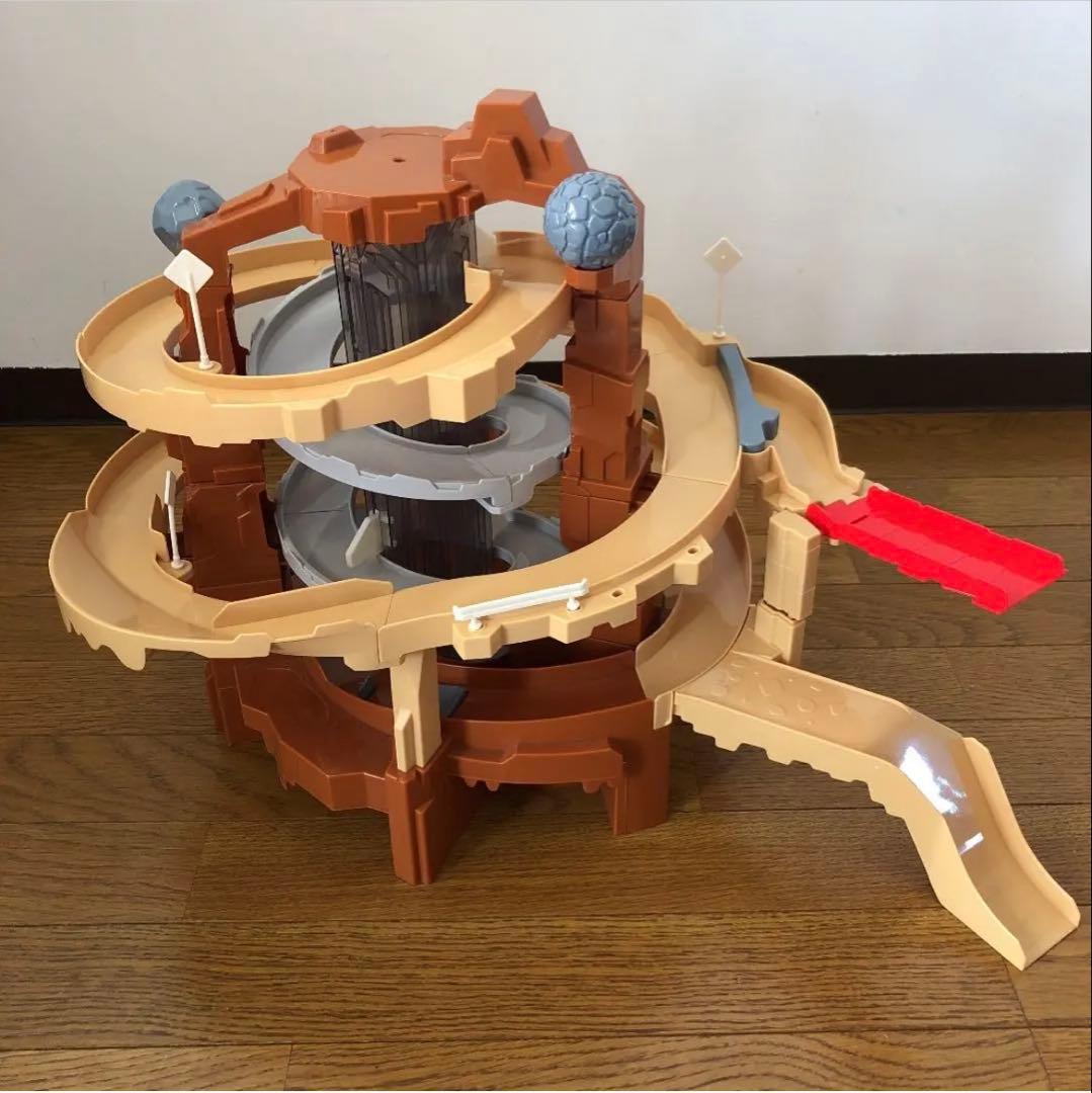 トミカ　システム　スリリングマウンテン　道路セット