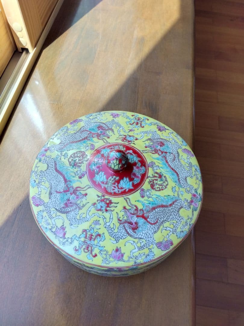 中国古美術　色絵陶器