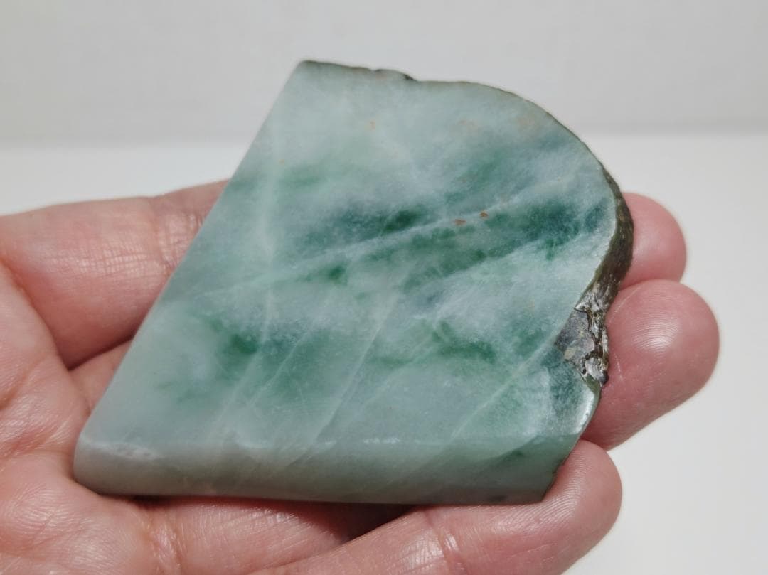 高透過・緑 104g 翡翠 ヒスイ 鑑賞石 原石 自然石 誕生石 鉱物 鉱石