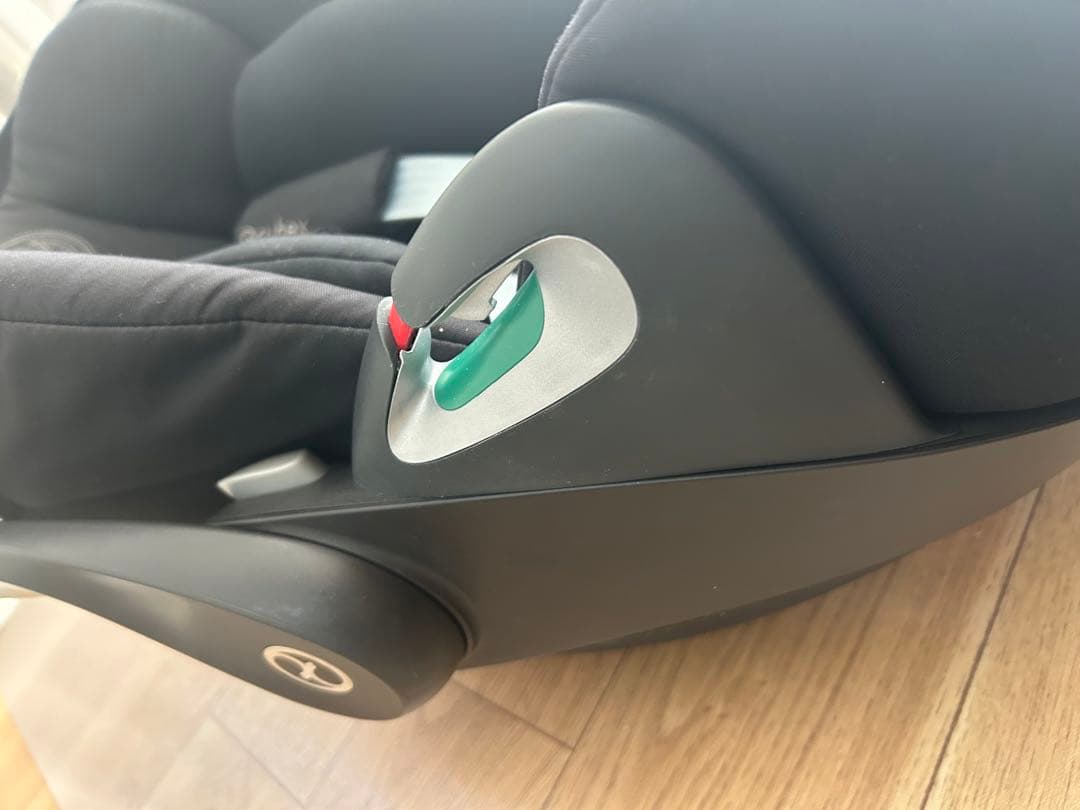 cybex CLOUD Z2 i-Size チャイルドシート 説明書付き