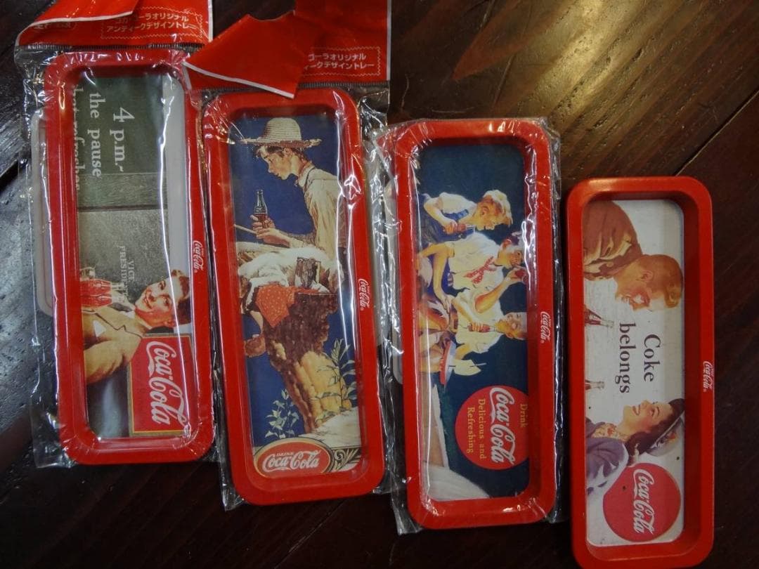 コカコーラオリジナル・アンティークデザイントレー４枚セット　　1980年代もの