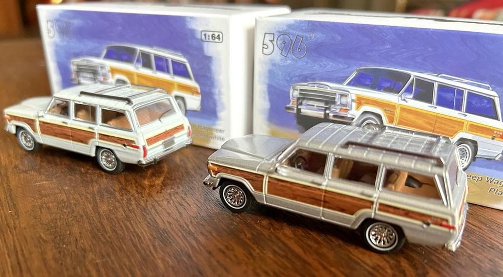 ★Jeep Grand Wagoneer/グランドワゴニア ミニカー 白・銀2台