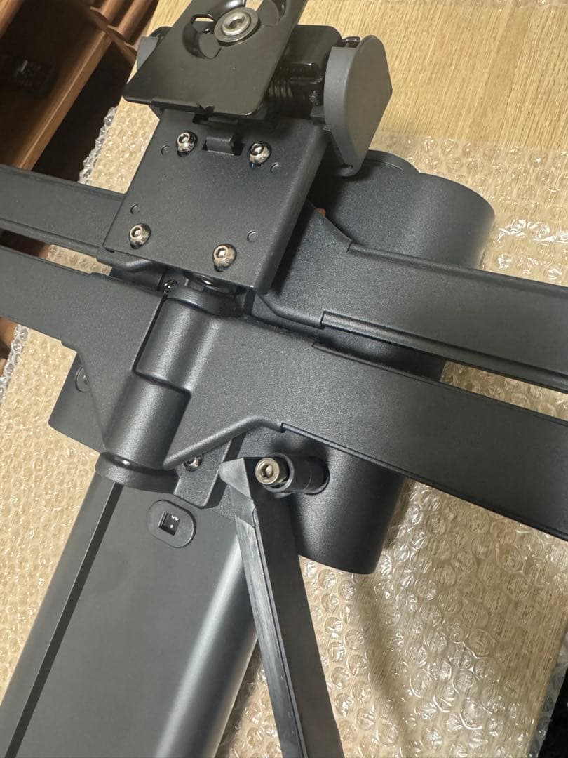 エルゴトロン TRACE (トレース) + モニターアーム補強プレート付き