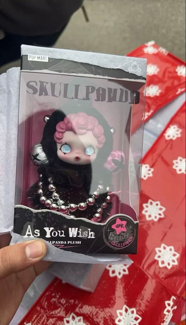 POPMART SKULLPANDA ぬいぐるみ 海外限定