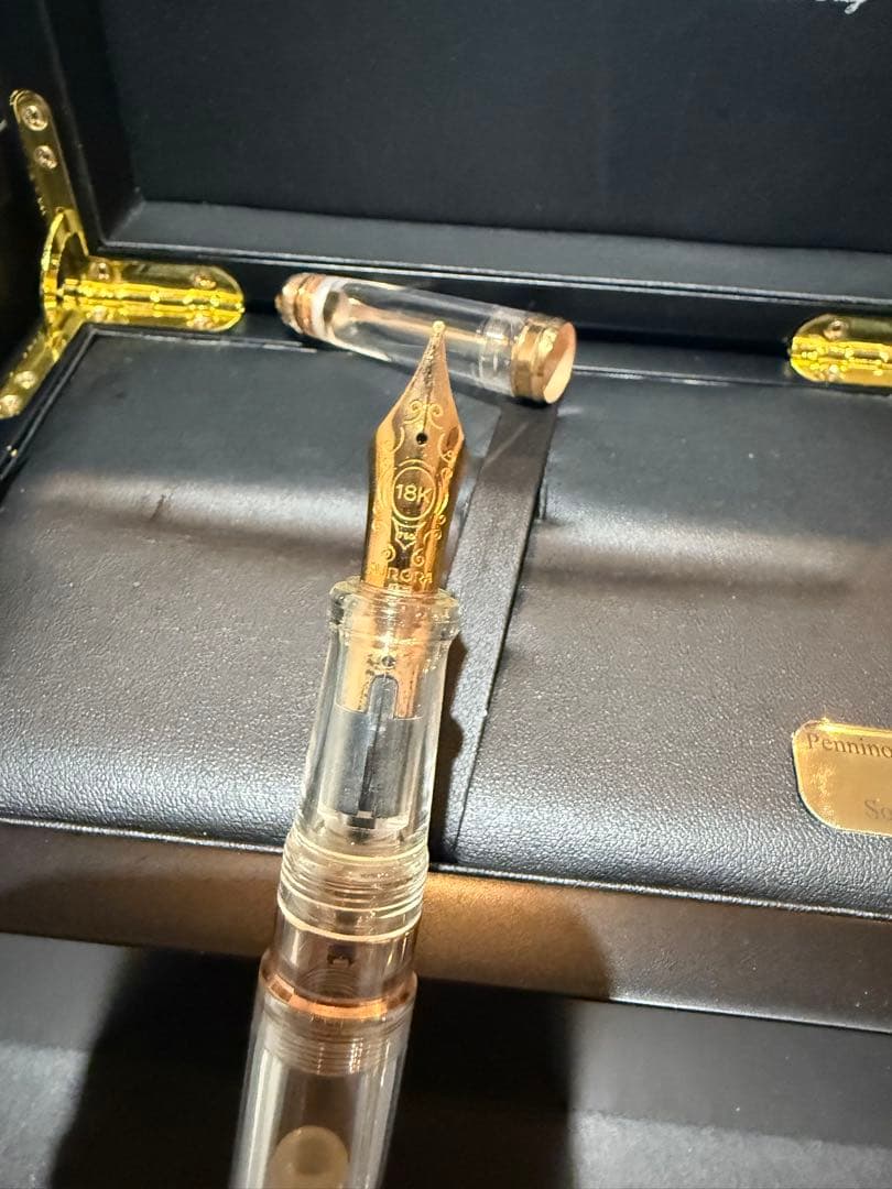 アウロラ万年筆　透明軸　限定150本　b