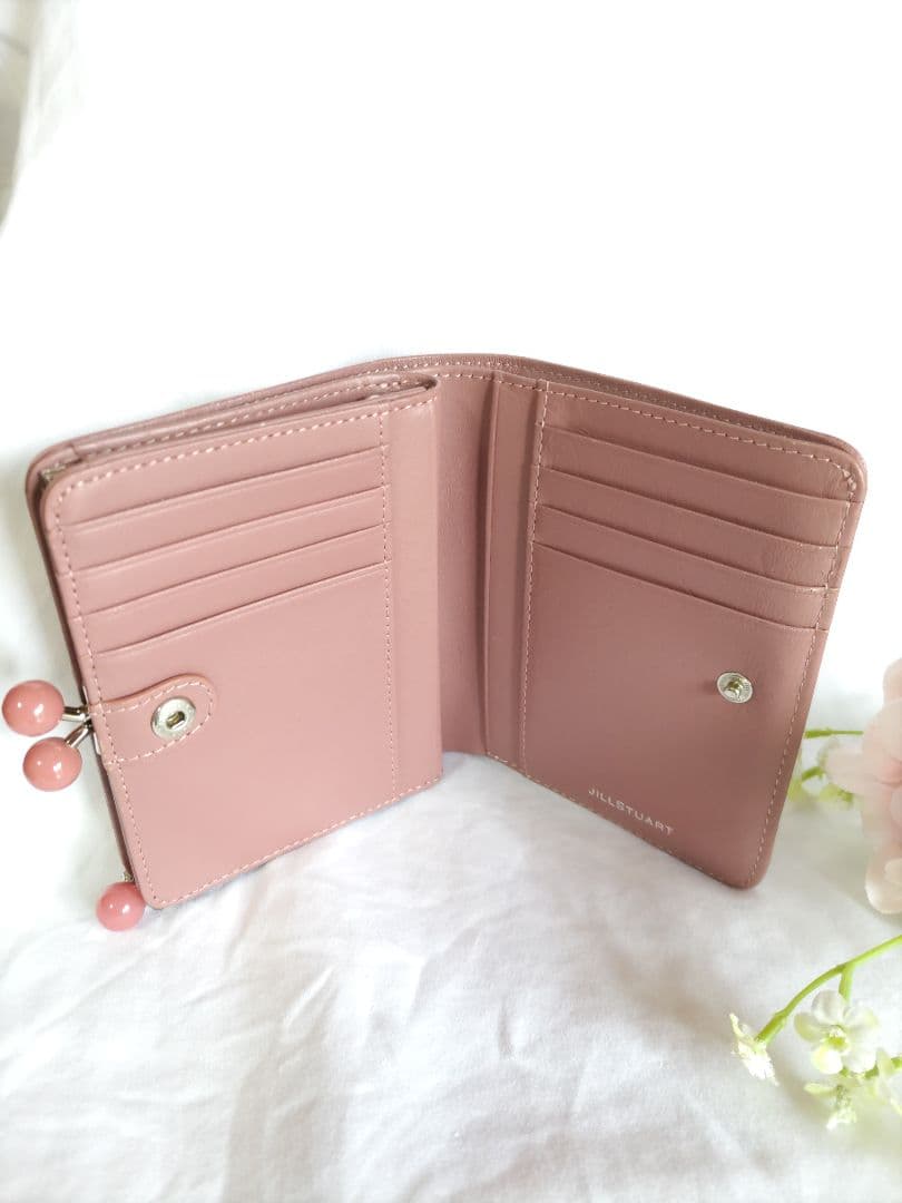 ジルスチュアート折りたたみ財布