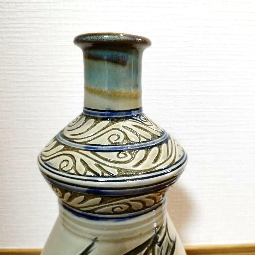 沖縄の女性作家　宮城須美子さんの大きな飾り壷　魚紋　30センチ超え！　在銘あり