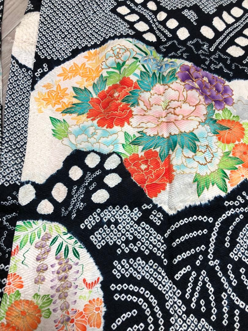 振袖 総絞り　着物　帯　セット　モノトーン　絞り　花柄　高級　成人式