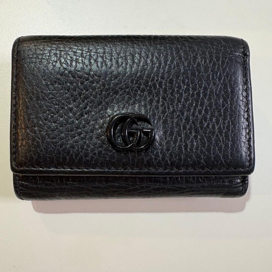 GUCCI ブラックレザー 三つ折り財布　オールブラック