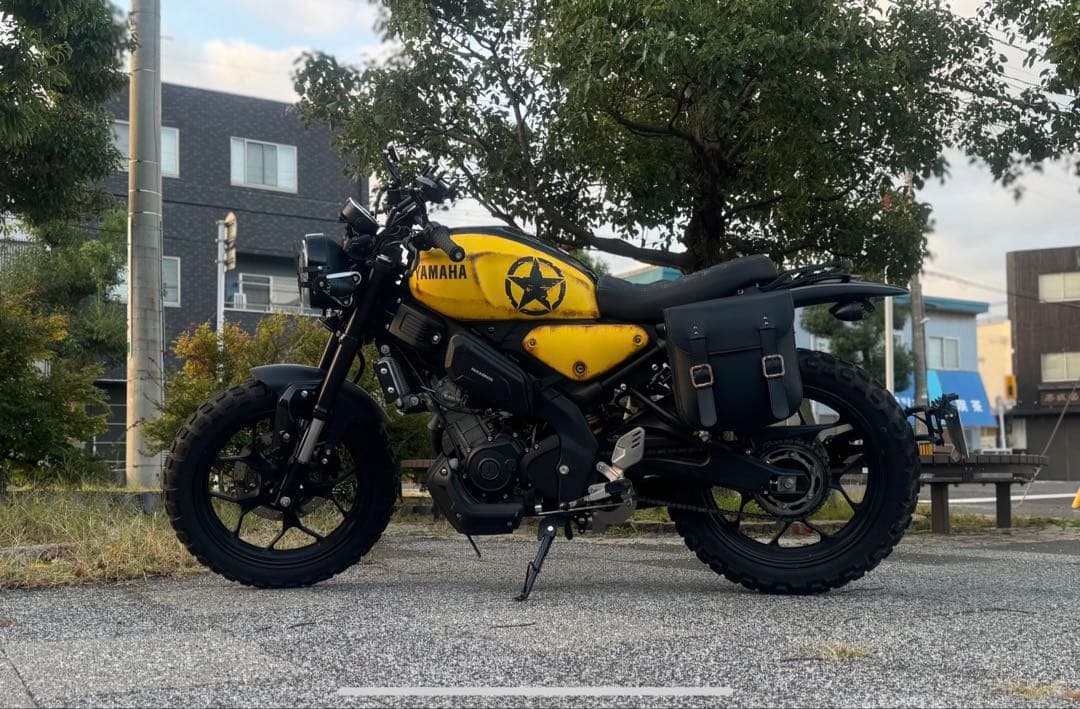 XSR155 タンクカバー左右　イエローエイジング塗装