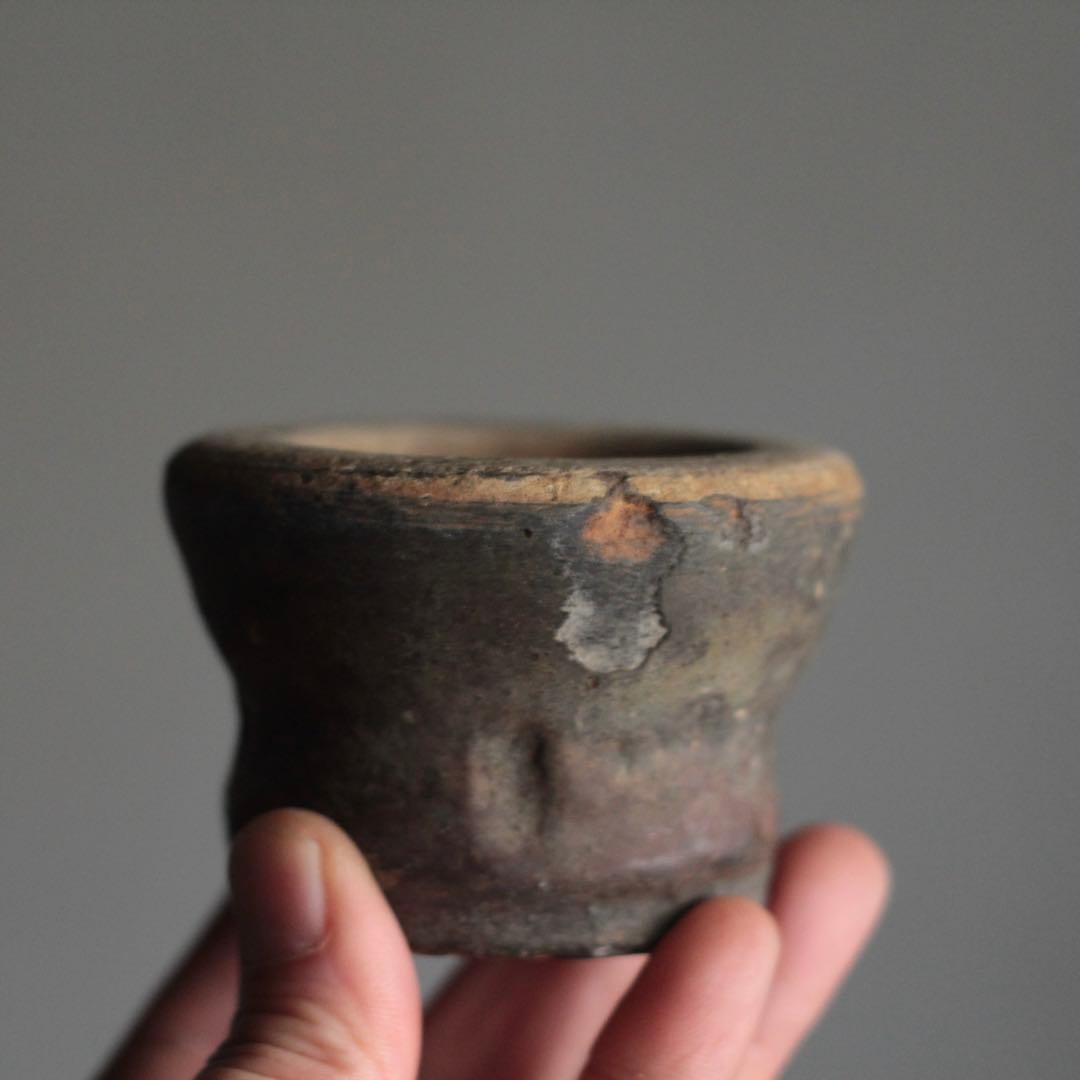 陶製の 小さな 乳鉢 臼 あるいは中国の化粧道具 古道具 アンティーク オブジェ