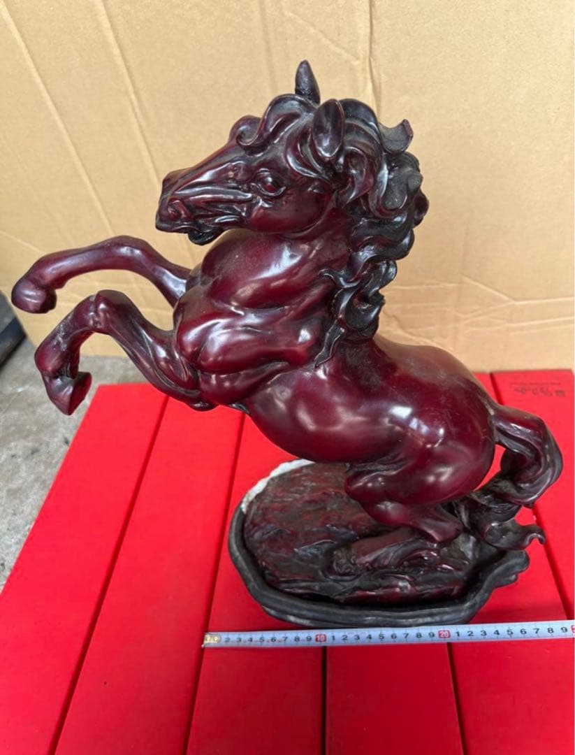 リアルな馬の彫刻