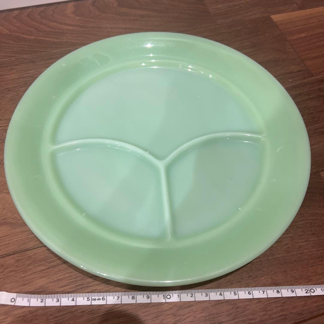 ファイヤーキング　ジェダイ初期　淡い緑色の三つ仕切りプレート