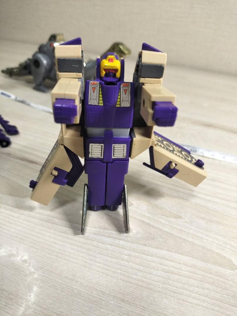 ハズブロ／タカラ　トランスフォーマーアクションフィギュア　８０年代４体