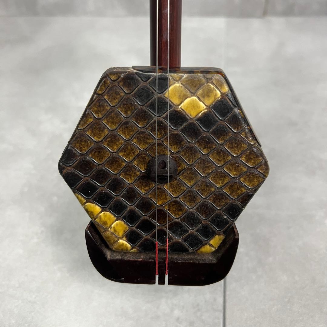 希少　科韻楽器　極品　蘇州二胡　柳城碧藍煙外染　べっ甲　彫刻絵　弓　レザーケース