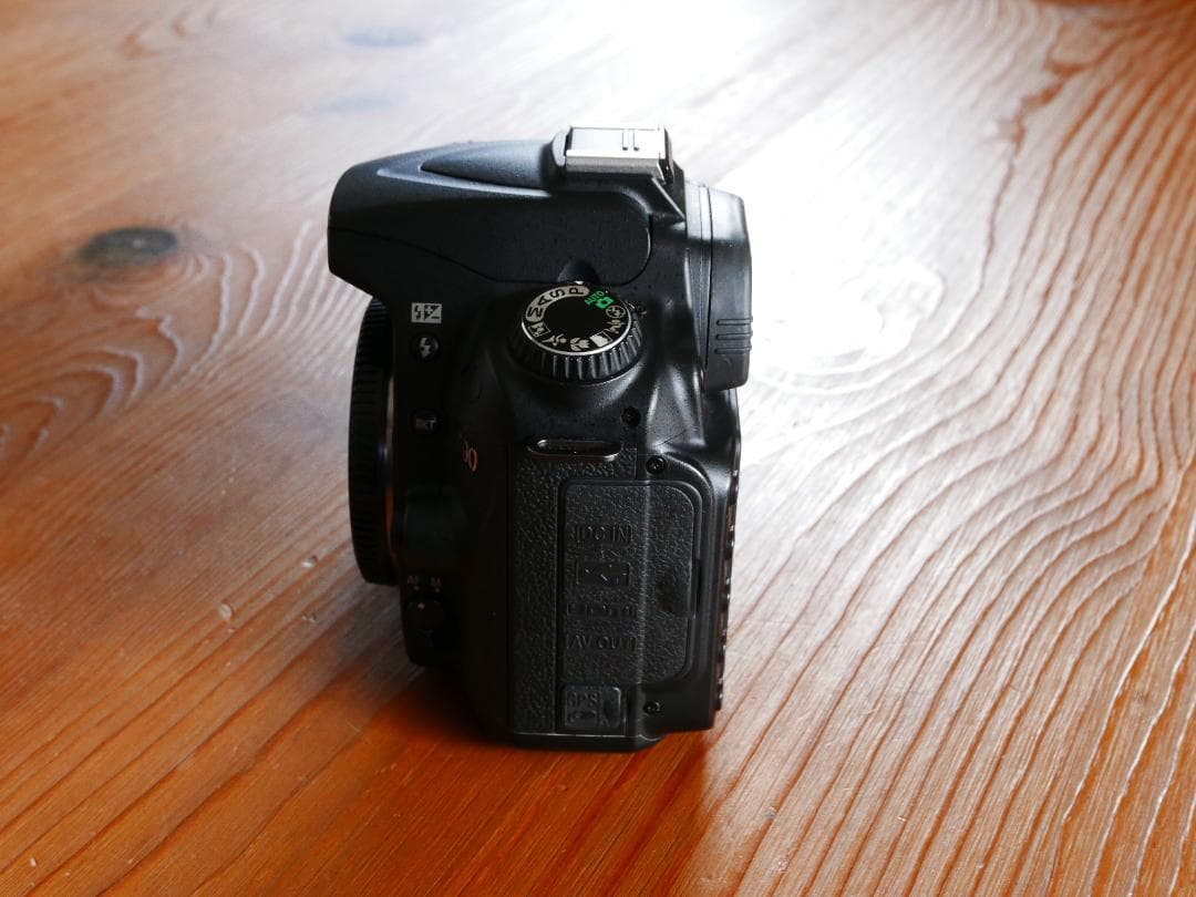 Nikon D90 デジタル一眼レフカメラ+レンズ 55-200mm