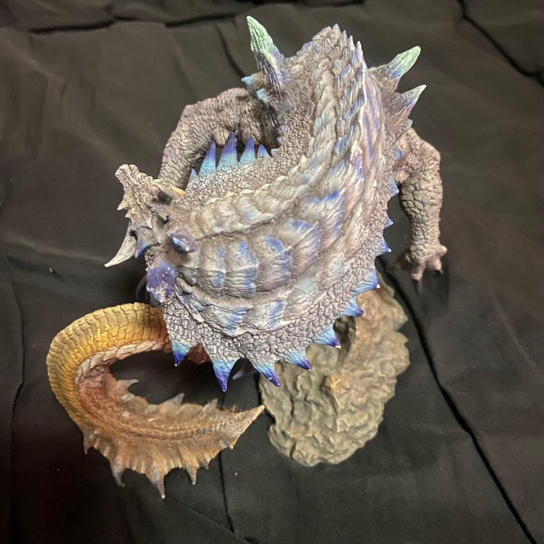 【希少】白海竜 ラギアクルス 亜種　クリエイターズモデル モンハン フィギュア