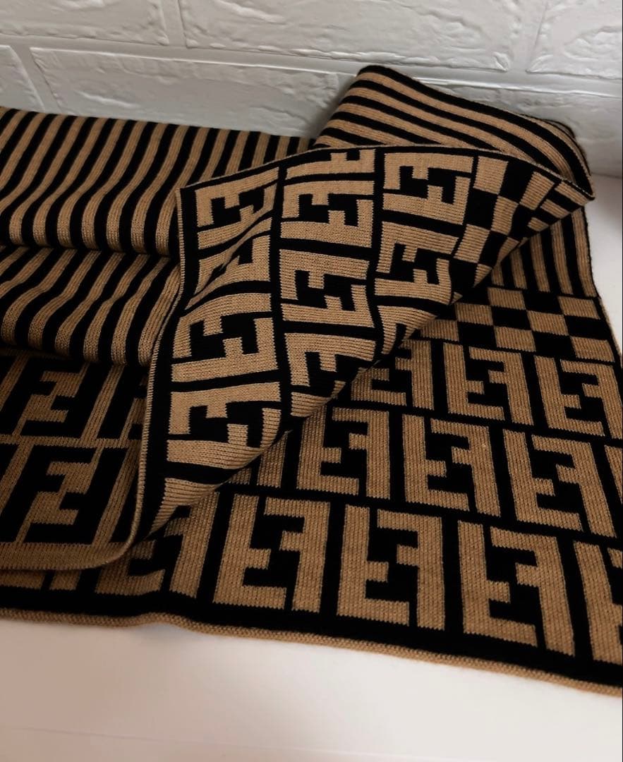 フェンディ　FENDI マフラー　ブラウン　FFロゴ ウール　男女兼用　42