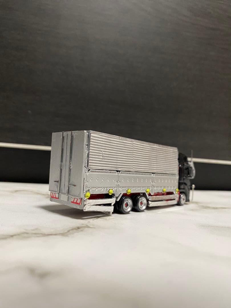 トミカ　GIGAウイング車