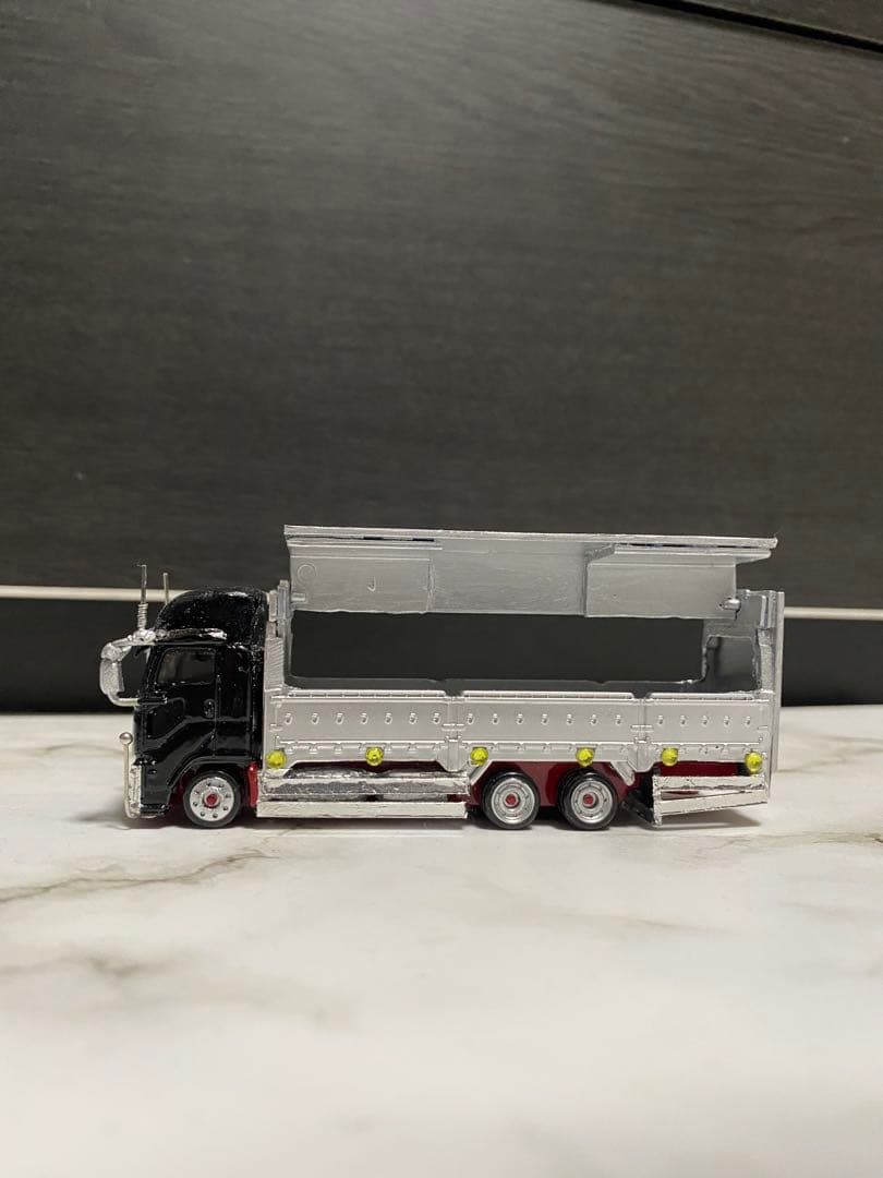 トミカ　GIGAウイング車