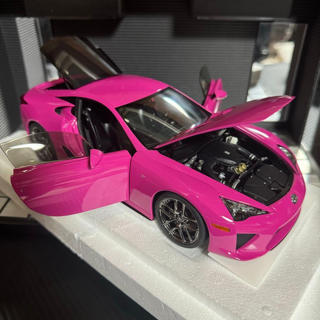 未展示品オートアート 1/18 レクサス LFA PASSIONATE PINK