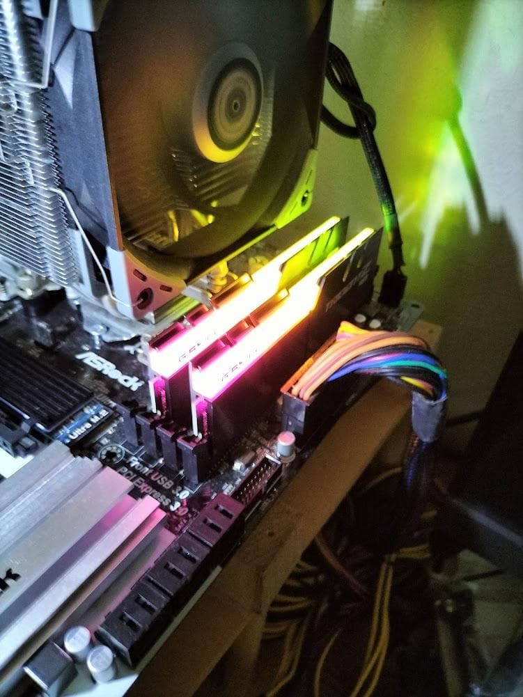 メモリー TRIDENT Z neo 32GB RGB