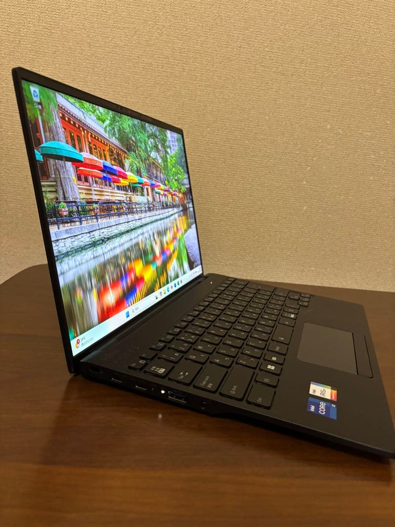 ☆極美品☆超軽量ハイスペックFMVUH01001 Core i7 1355U