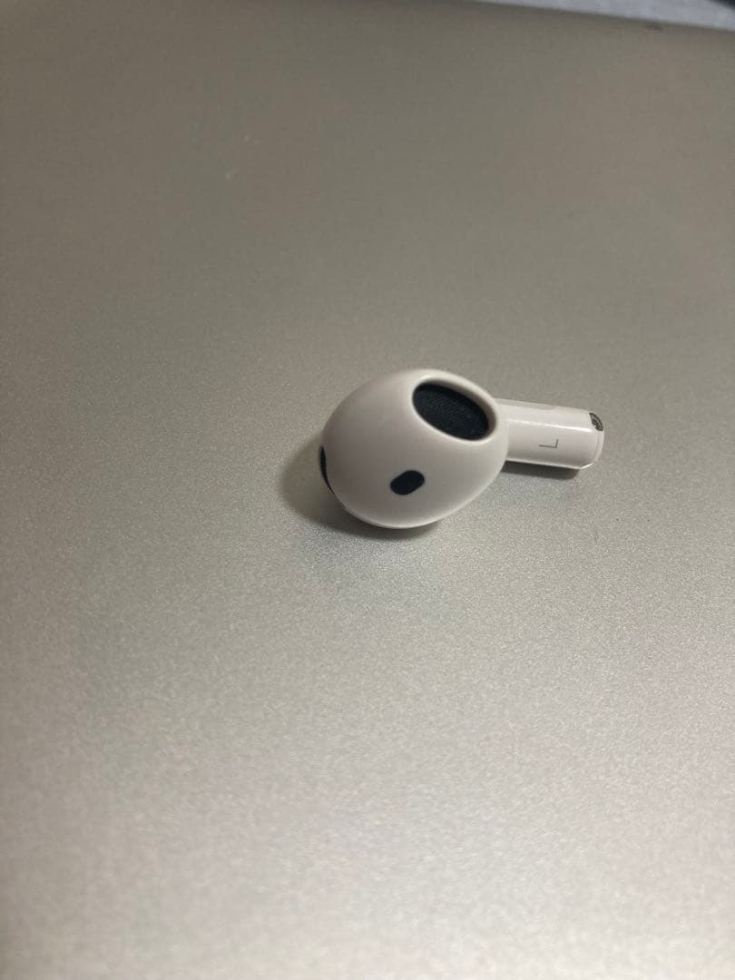 AirPods 4 左耳のみ（ノイズキャンセリング対応）A3056