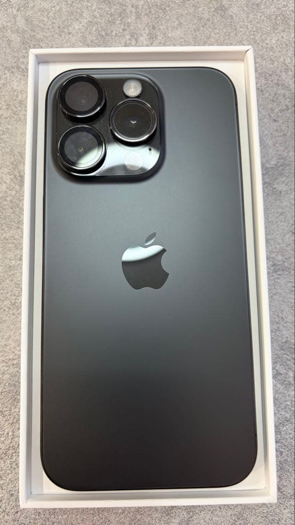 iPhone15pro 256GB ブラックチタニウム　バッテリー90%