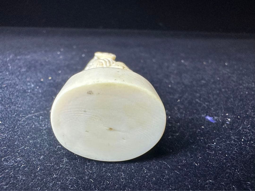 極上　置物　根付　天然素材　彫刻 細密細工　骨董　アンティーク