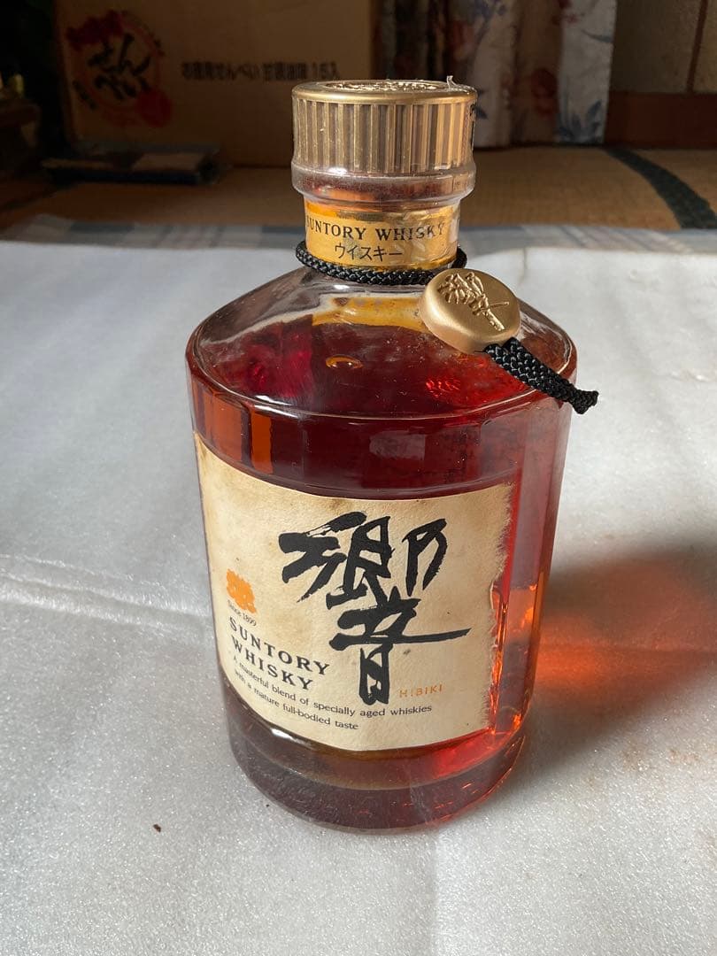 サントリーウイスキー。HIBIKI響。SH-01。【箱入り金キャップ旧ラベル】。