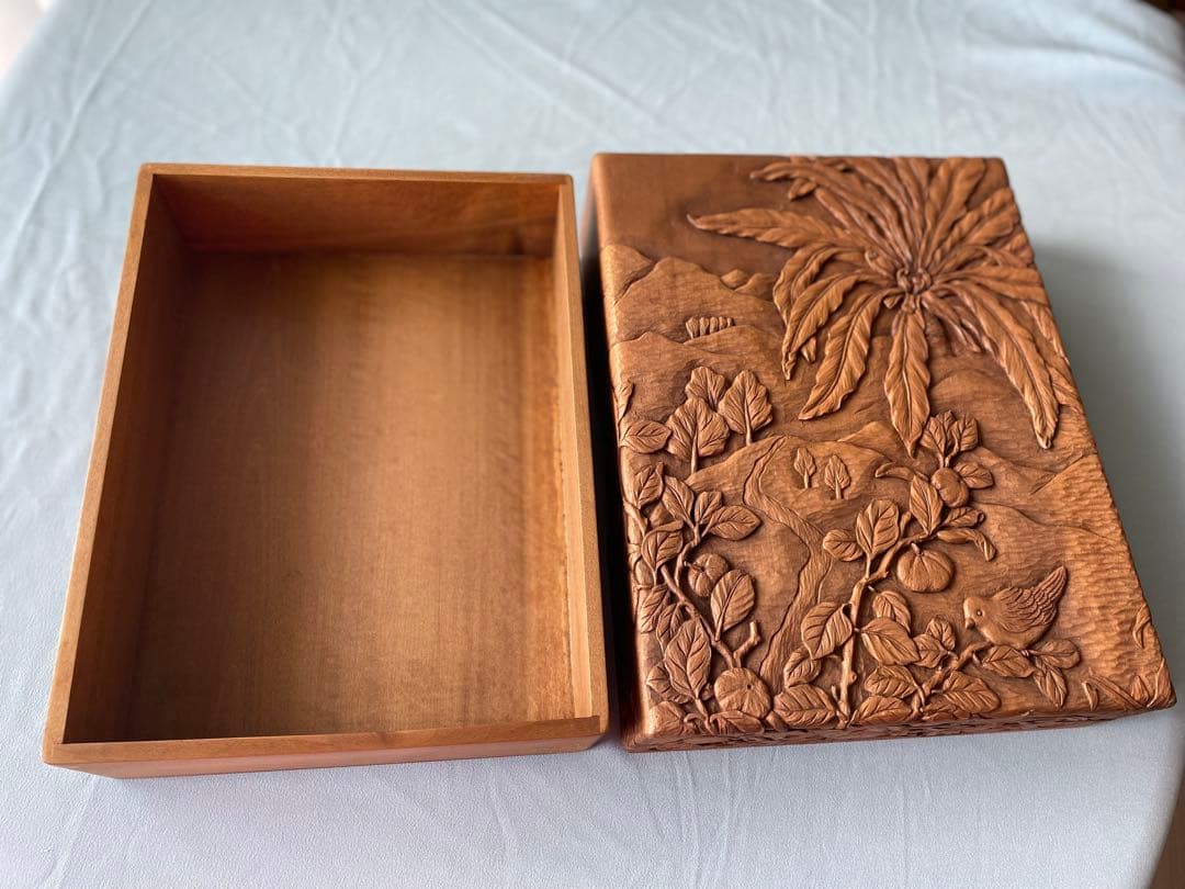 木彫り文房具収納箱