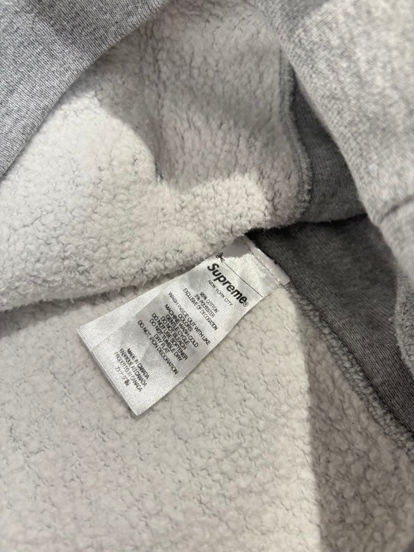 Supreme フーディ