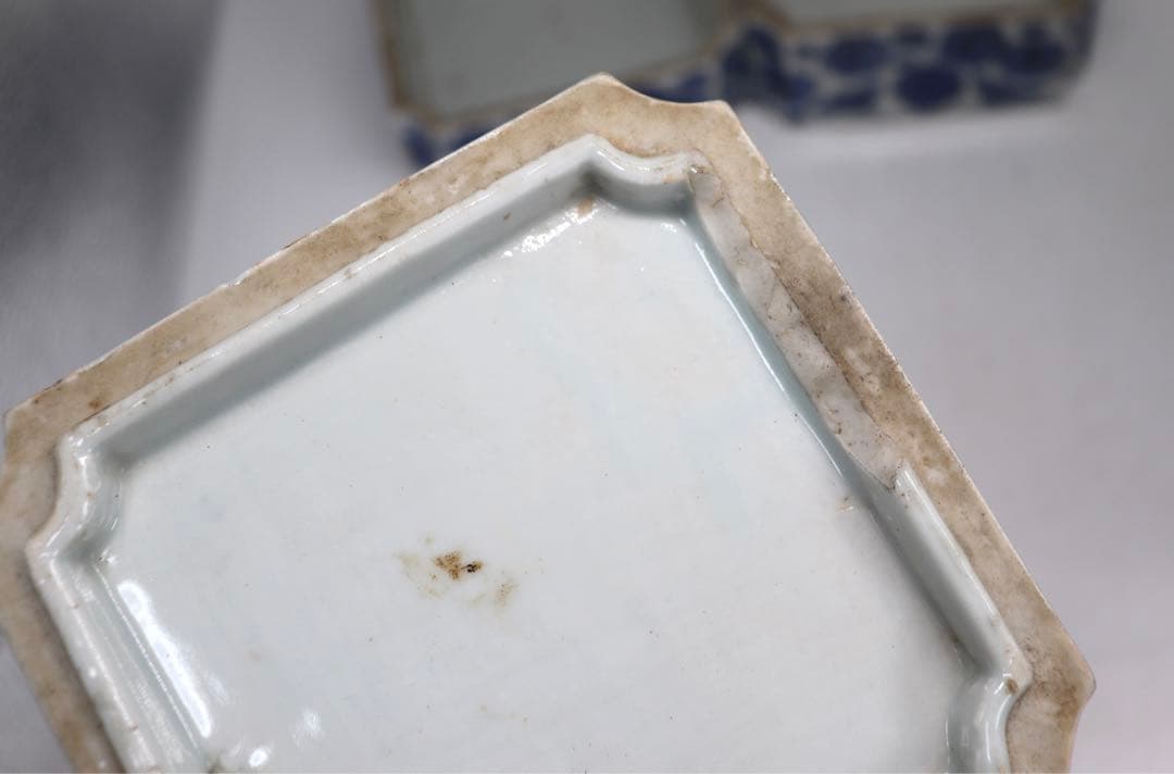 コレクション放出　中国清時代　青華　梅蜂紋重箱　共箱　送料込み0807