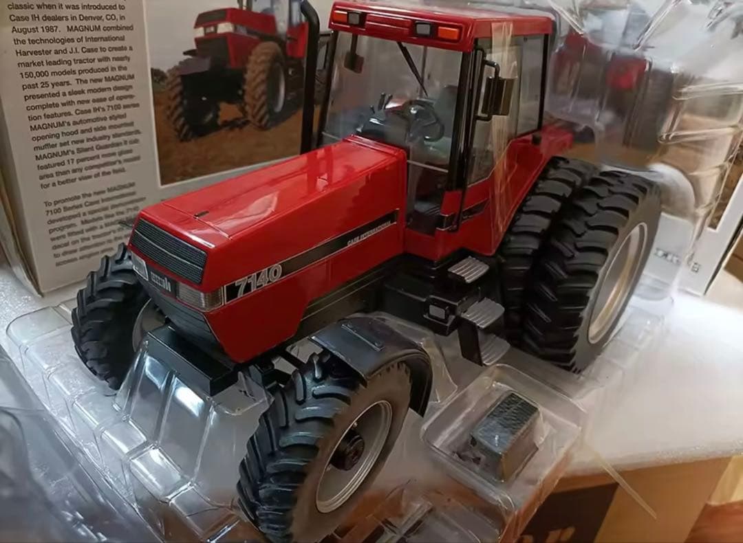 Case IH Magnum 7140 トラクター模型 1/16スケールモデル