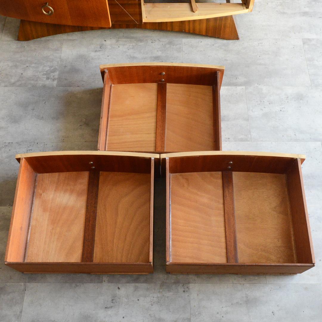 ねこ　イギリスヴィンテージ チェスト ショートサイドボード リビングボード