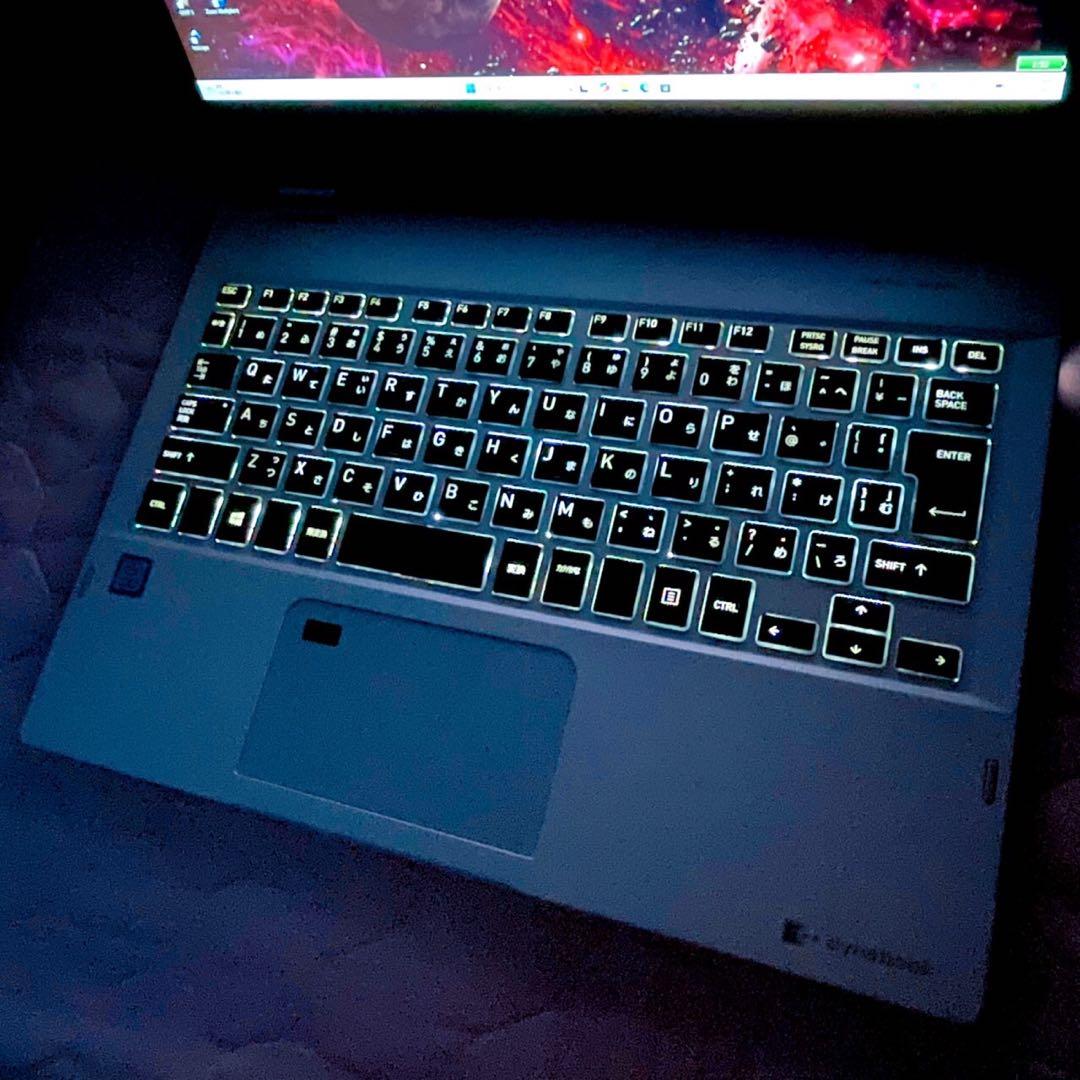 【お洒落・美品】2018年製 第8世代i7 フルHD タッチパネル 長時間駆動