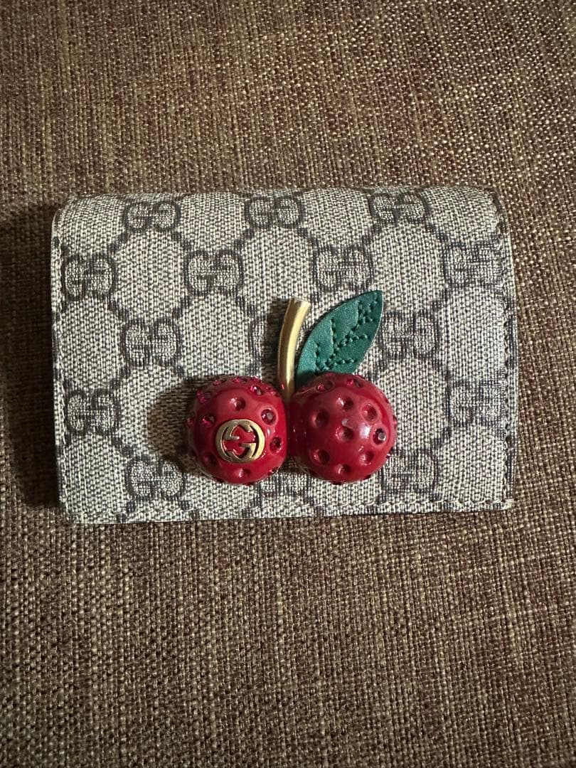 GUCCI チェリー装飾 二つ折り財布