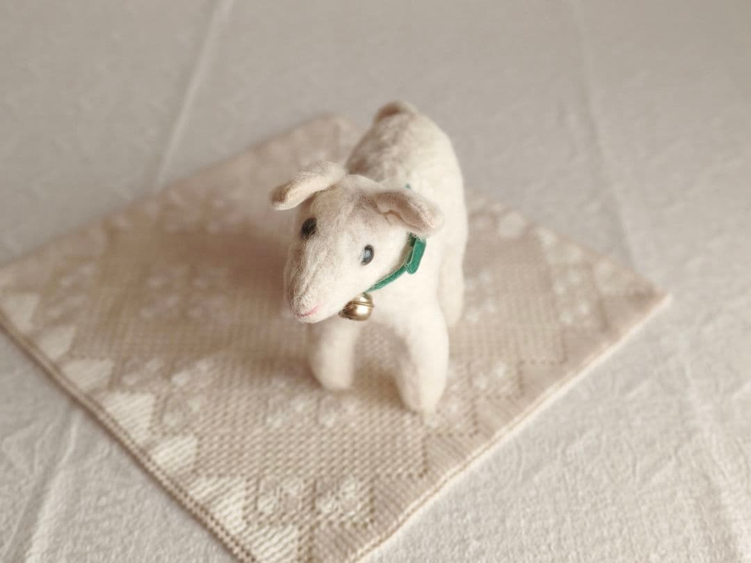 * vintage animal ୨୧ * 抱きしめたい フワフワ羊の赤ちゃん