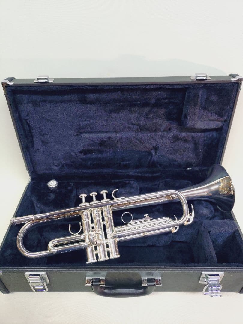 ヤマハ YTR2330 トランペット 本体　未使用