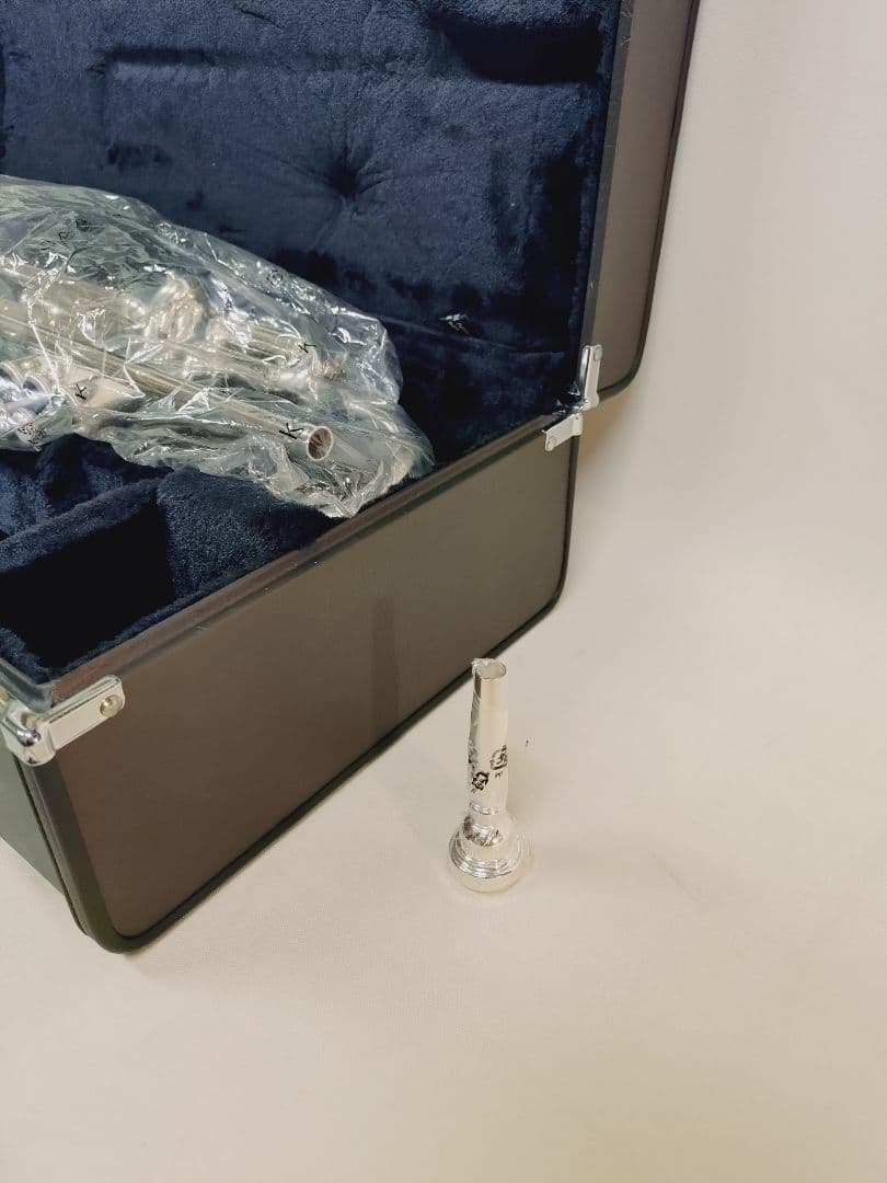 ヤマハ YTR2330 トランペット 本体　未使用